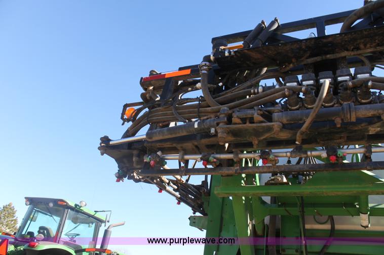 image for item F3486 2008 John Deere 4830 self-propelled sprayer