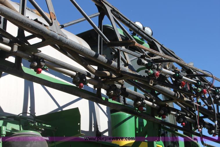 image for item F3486 2008 John Deere 4830 self-propelled sprayer