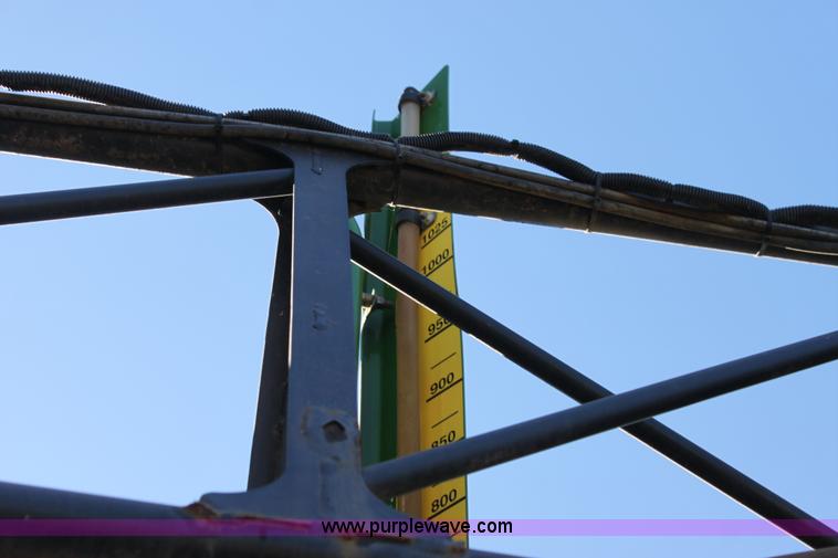 image for item F3486 2008 John Deere 4830 self-propelled sprayer