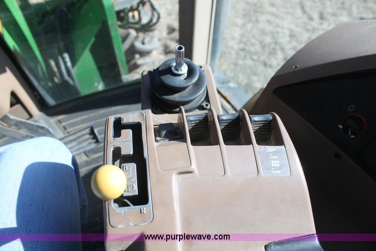 image for item F3488 1998 John Deere 8100 MFWD tractor