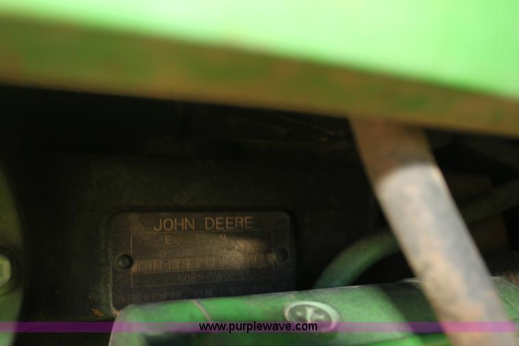 image for item F3488 1998 John Deere 8100 MFWD tractor