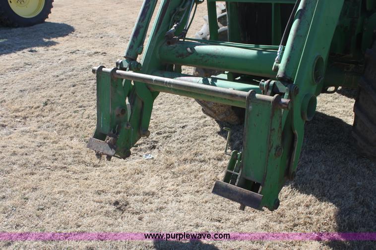 image for item F3488 1998 John Deere 8100 MFWD tractor