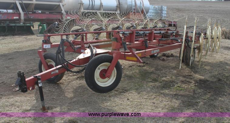 image for item F3491 2009 H&S BF16 bi-fold rake