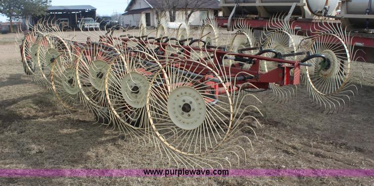 image for item F3491 2009 H&S BF16 bi-fold rake