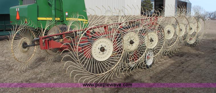 image for item F3491 2009 H&S BF16 bi-fold rake