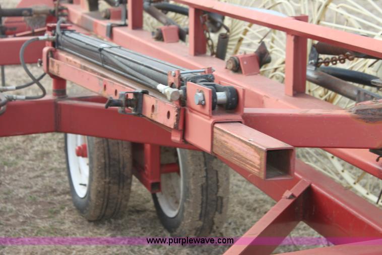 image for item F3491 2009 H&S BF16 bi-fold rake