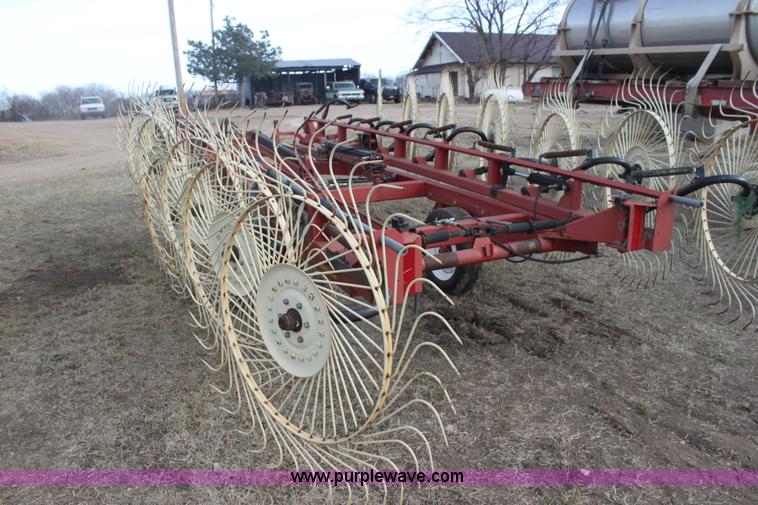image for item F3491 2009 H&S BF16 bi-fold rake