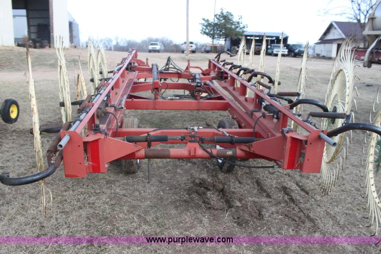 image for item F3491 2009 H&S BF16 bi-fold rake