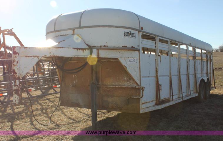 image for item F3495 1990 Bullmobile livestock trailer