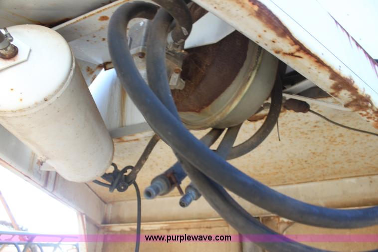 image for item F3495 1990 Bullmobile livestock trailer