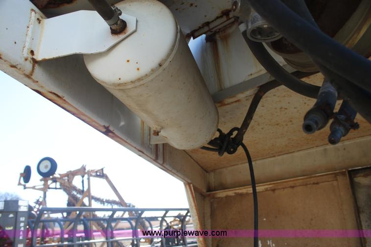 image for item F3495 1990 Bullmobile livestock trailer