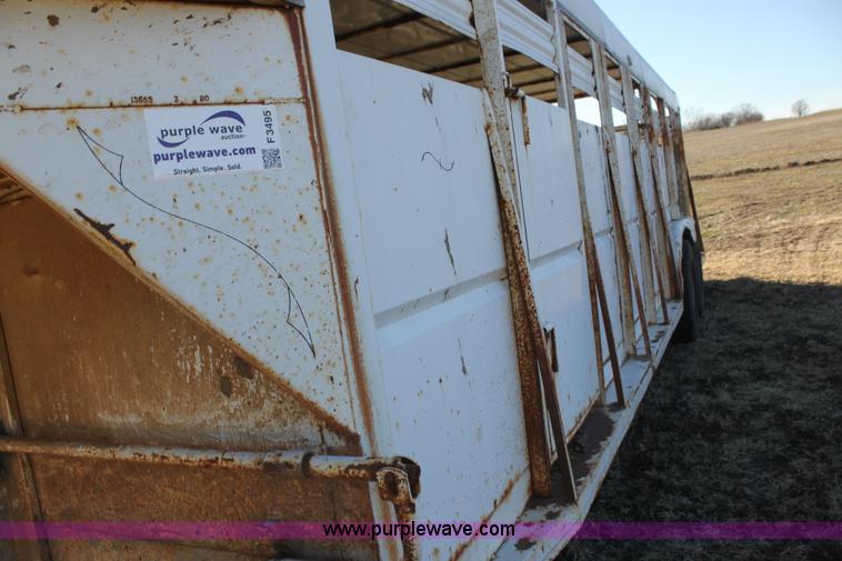 image for item F3495 1990 Bullmobile livestock trailer