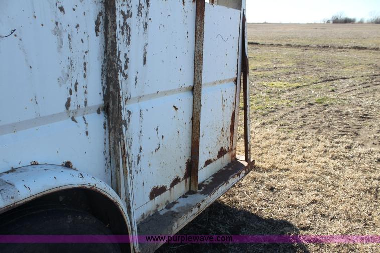 image for item F3495 1990 Bullmobile livestock trailer