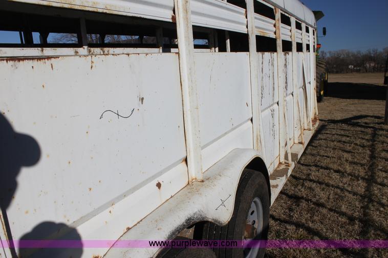 image for item F3495 1990 Bullmobile livestock trailer