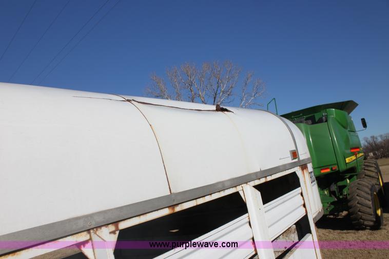 image for item F3495 1990 Bullmobile livestock trailer