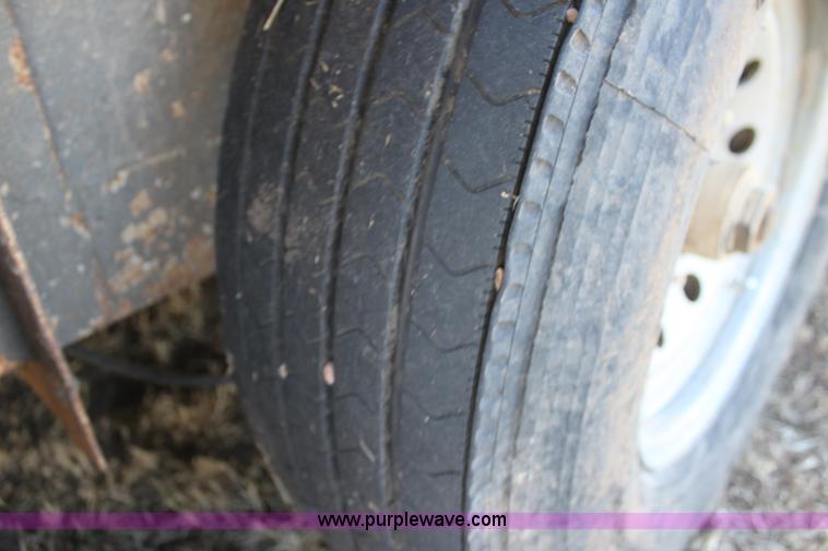 image for item F3495 1990 Bullmobile livestock trailer