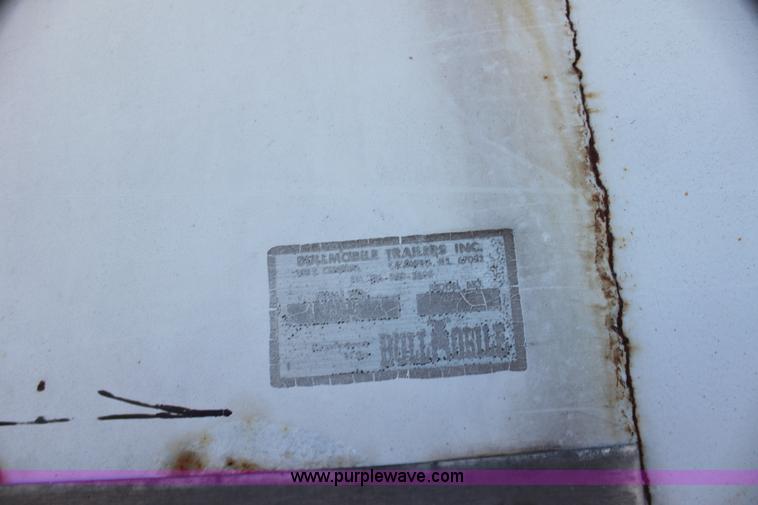 image for item F3495 1990 Bullmobile livestock trailer