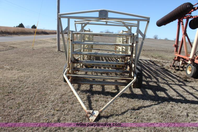 image for item F3500 Wilson wheel corral portable pens