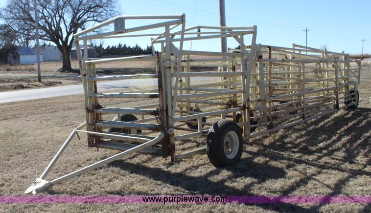 image for item F3500 Wilson wheel corral portable pens
