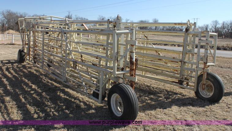 image for item F3500 Wilson wheel corral portable pens