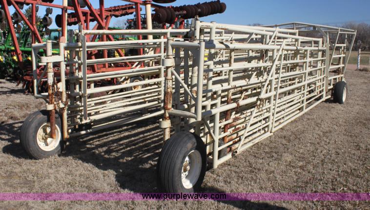 image for item F3500 Wilson wheel corral portable pens