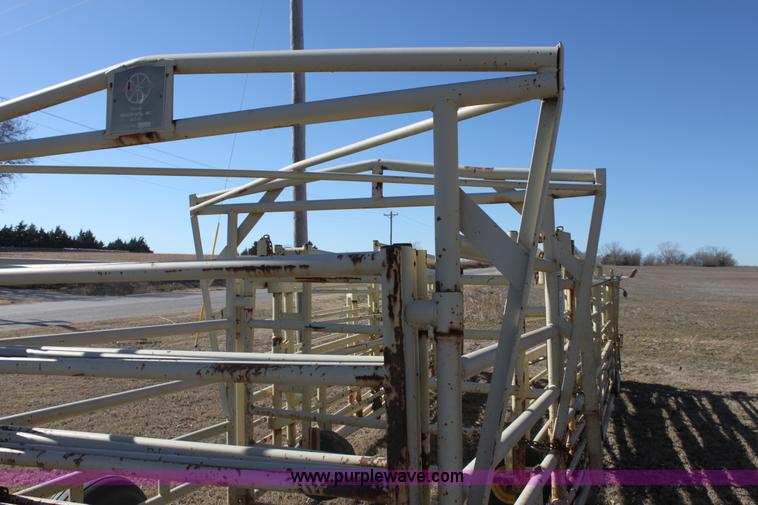 image for item F3500 Wilson wheel corral portable pens