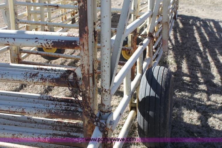 image for item F3500 Wilson wheel corral portable pens