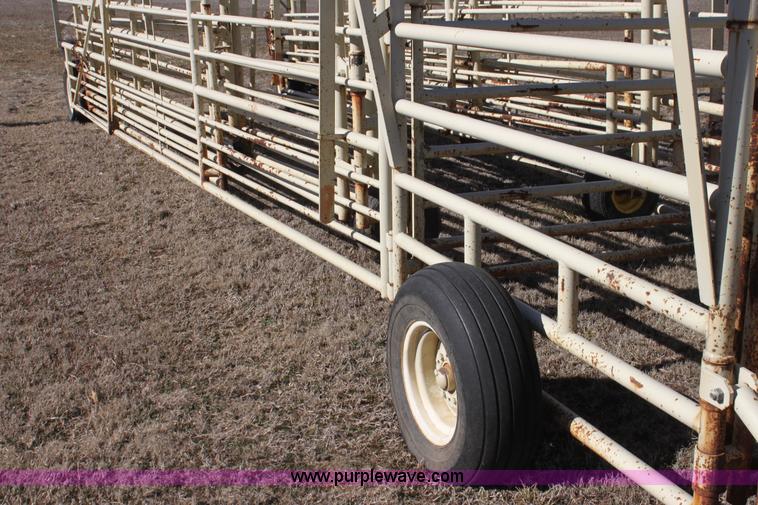 image for item F3500 Wilson wheel corral portable pens
