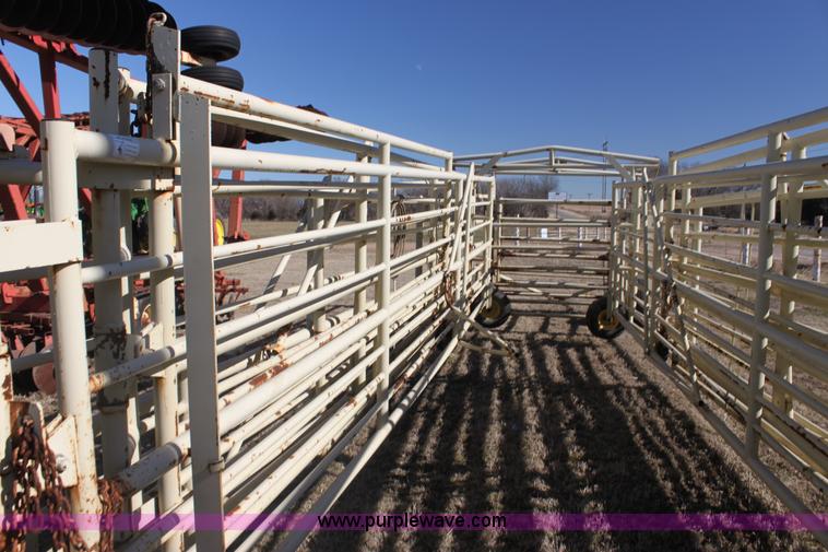 image for item F3500 Wilson wheel corral portable pens