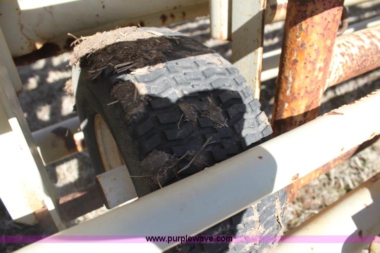 image for item F3500 Wilson wheel corral portable pens