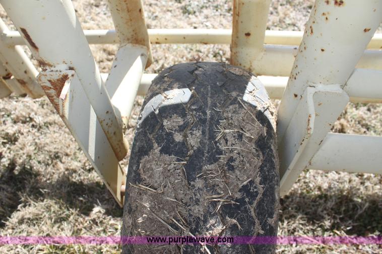 image for item F3500 Wilson wheel corral portable pens