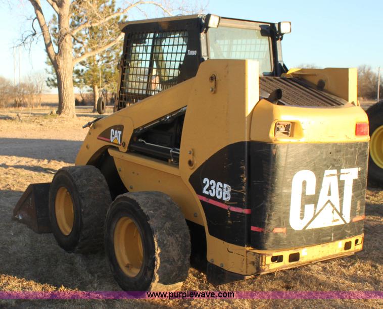 image for item L6503 2006 Caterpillar 236B skid steer