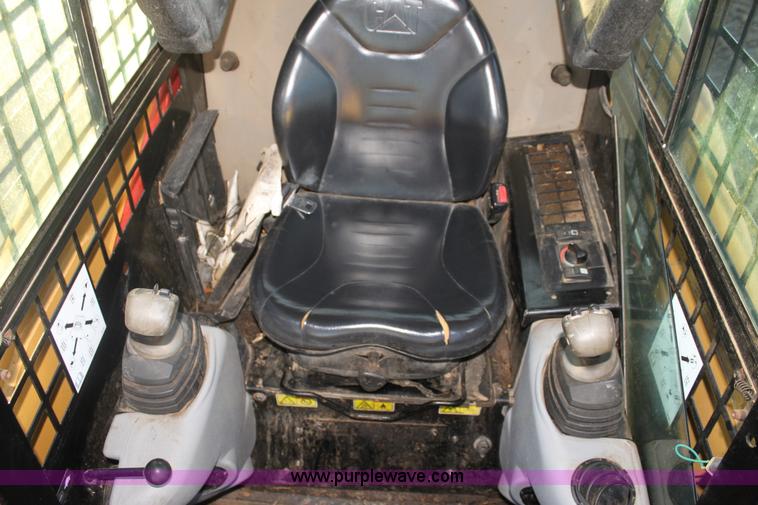 image for item L6503 2006 Caterpillar 236B skid steer