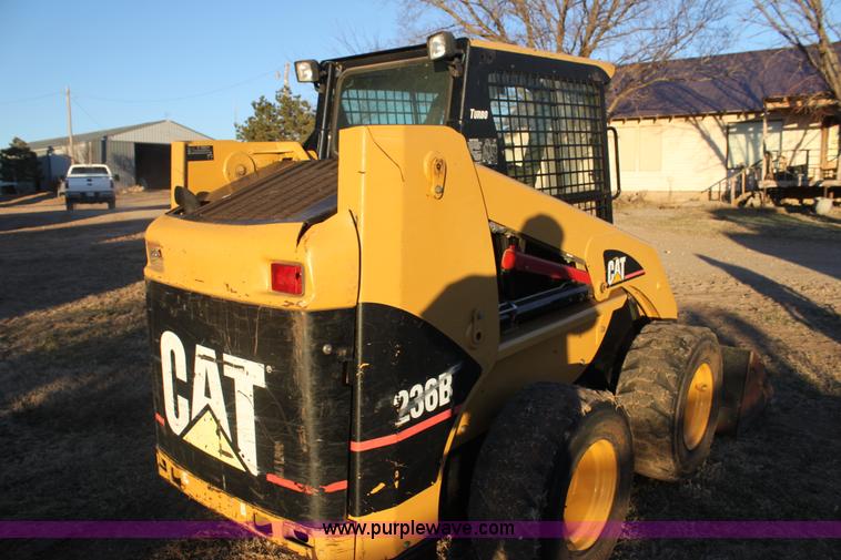 image for item L6503 2006 Caterpillar 236B skid steer