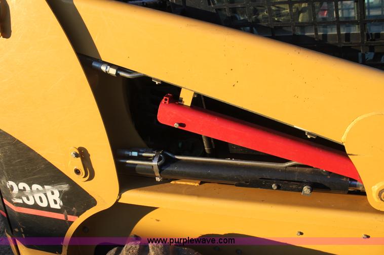image for item L6503 2006 Caterpillar 236B skid steer