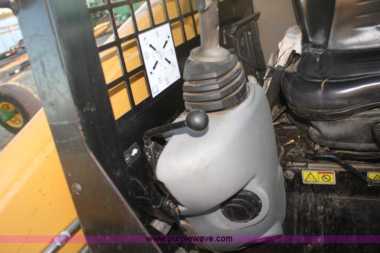 image for item L6503 2006 Caterpillar 236B skid steer