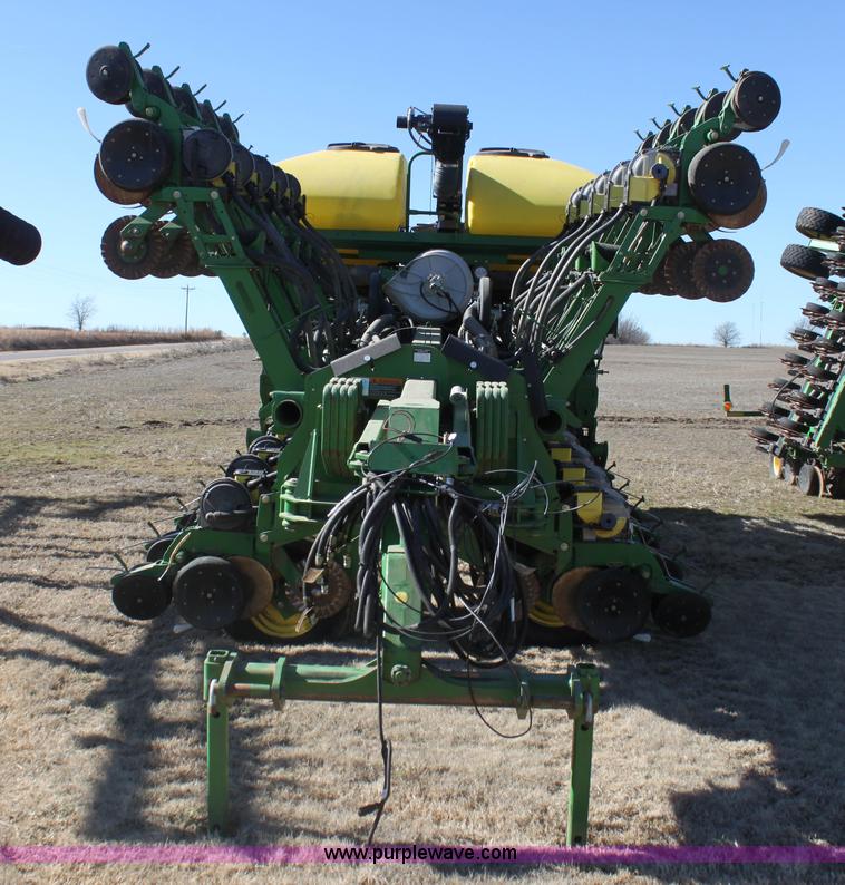 image for item L6504 2010 John Deere 1790 split row planter