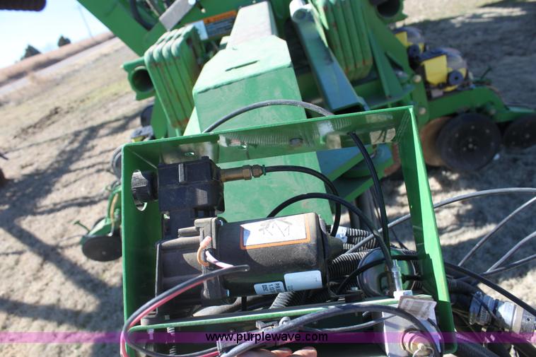 image for item L6504 2010 John Deere 1790 split row planter