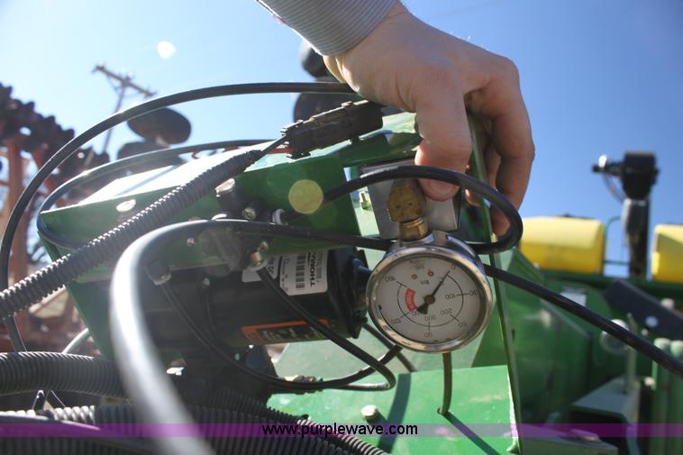 image for item L6504 2010 John Deere 1790 split row planter