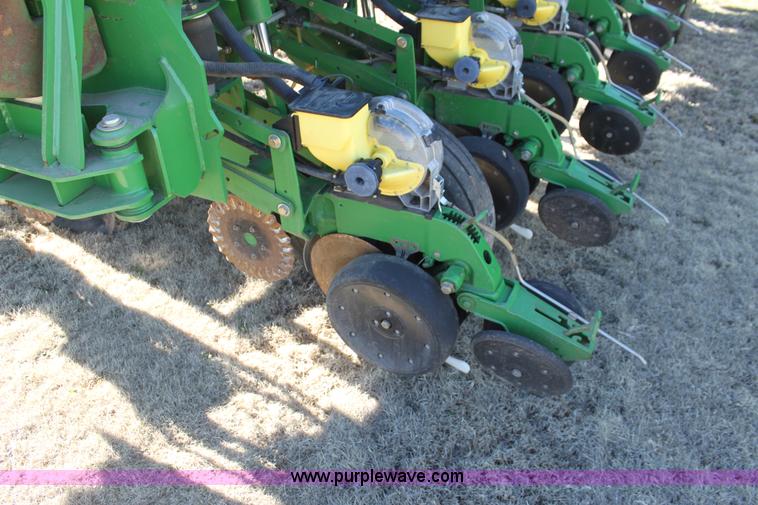 image for item L6504 2010 John Deere 1790 split row planter