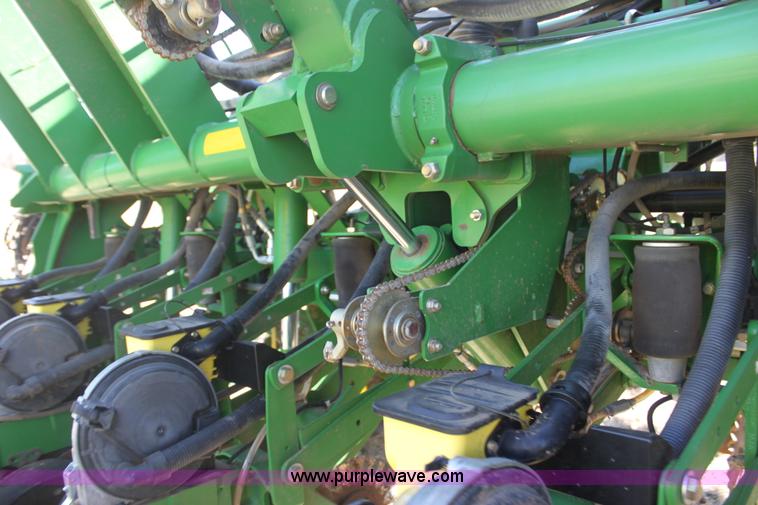 image for item L6504 2010 John Deere 1790 split row planter