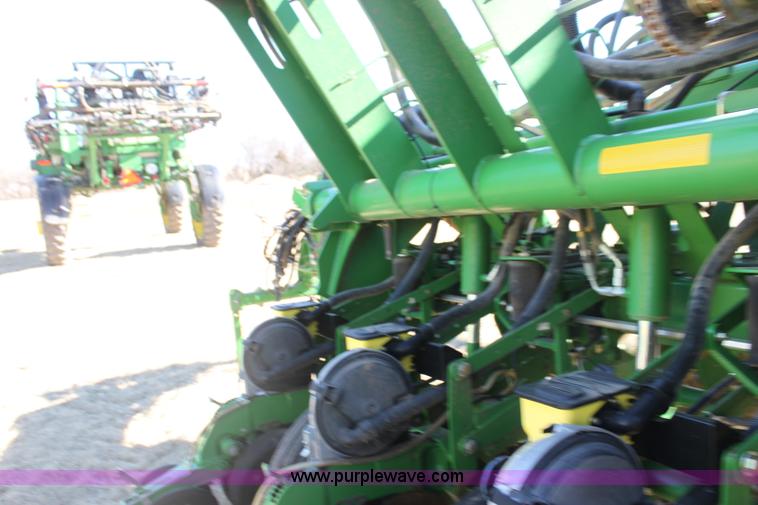 image for item L6504 2010 John Deere 1790 split row planter