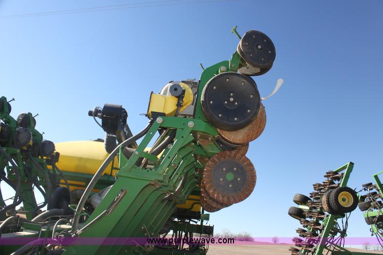 image for item L6504 2010 John Deere 1790 split row planter