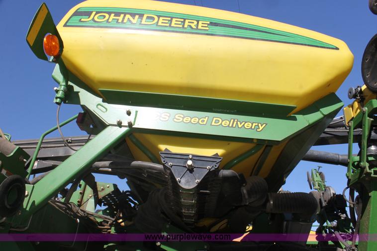 image for item L6504 2010 John Deere 1790 split row planter