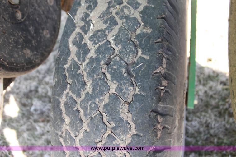 image for item L6504 2010 John Deere 1790 split row planter