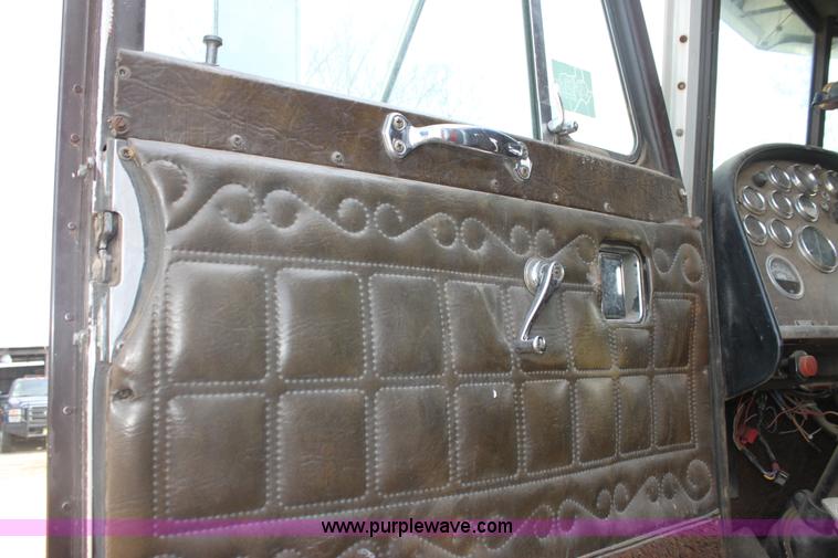 image for item L6507 1984 Peterbilt 359 grain truck