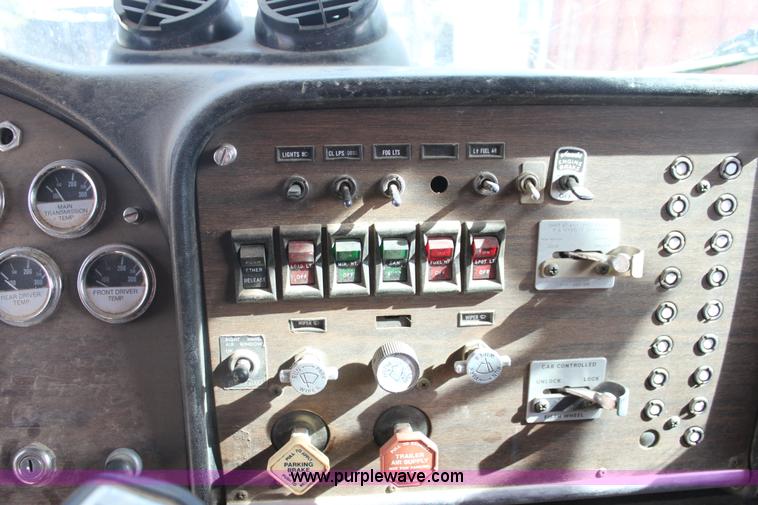 image for item L6507 1984 Peterbilt 359 grain truck