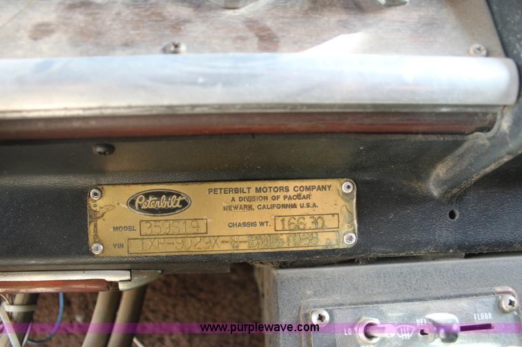 image for item L6507 1984 Peterbilt 359 grain truck