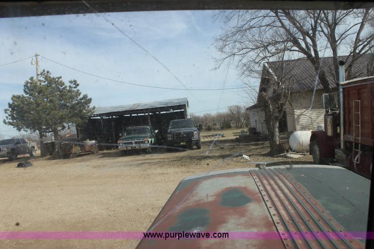 image for item L6507 1984 Peterbilt 359 grain truck