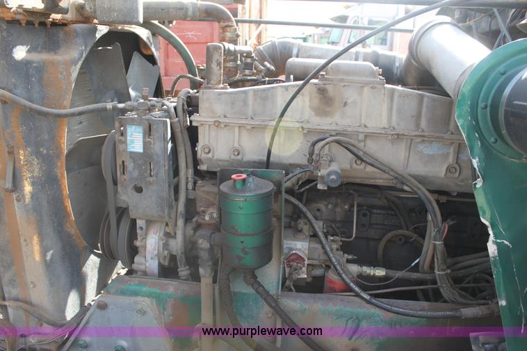 image for item L6507 1984 Peterbilt 359 grain truck